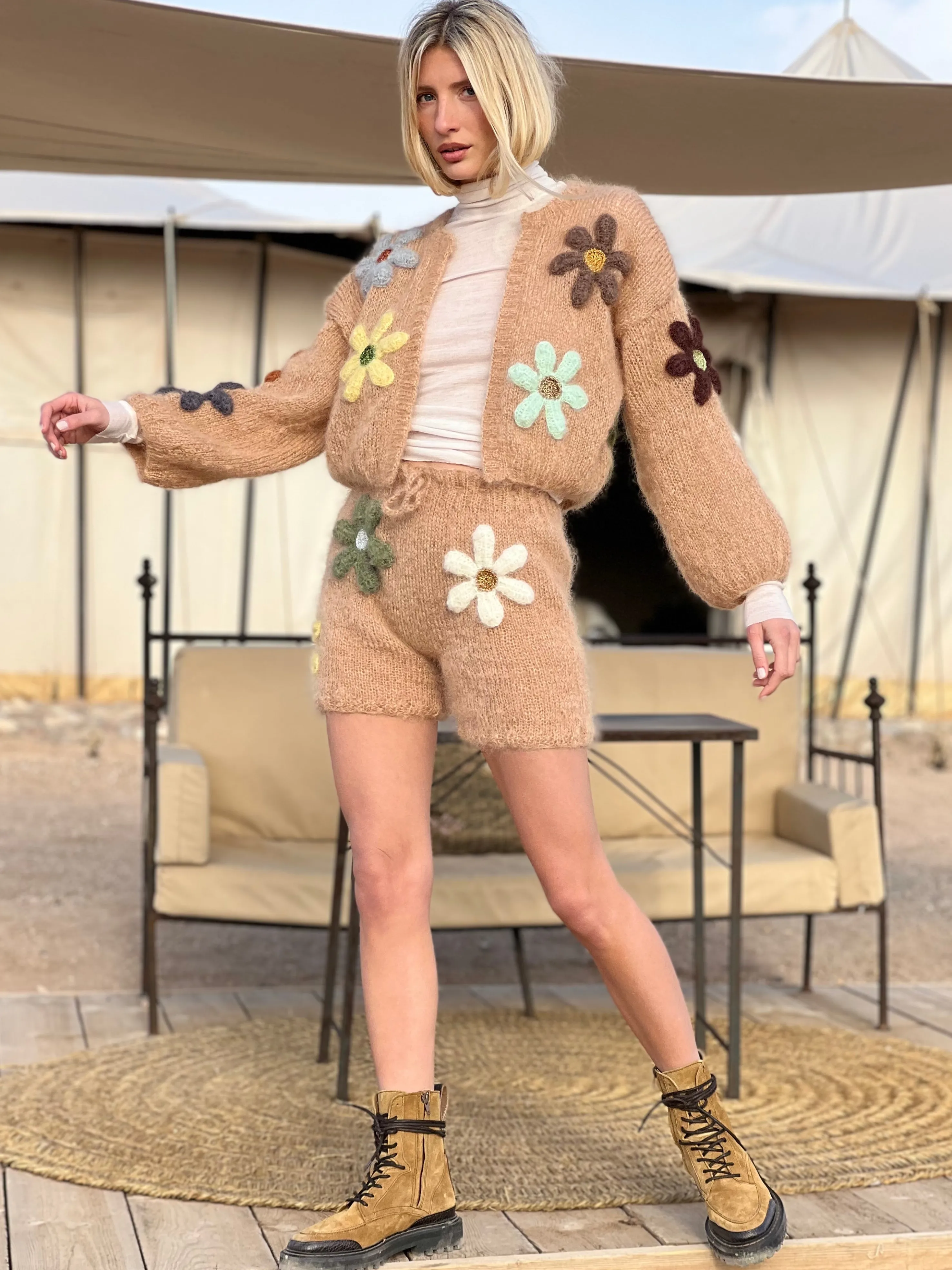 Rose Carmine Bottoms-SHORT FREE FLOWERS BEIGE